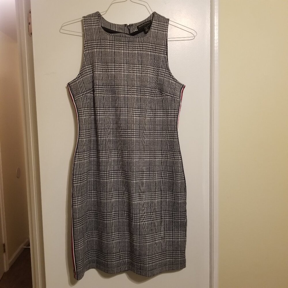 Banana Republic Black and White Sleeveless Dress size 4